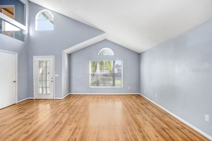 Image No.10-3 Bed Property for sale