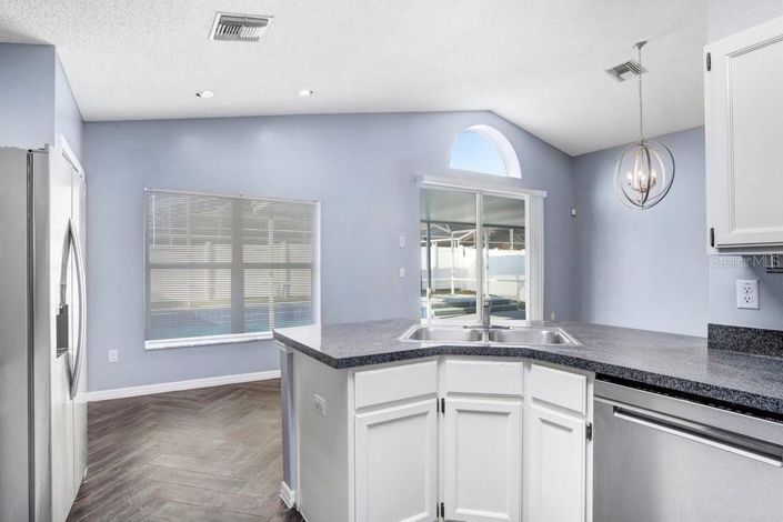 Image No.17-3 Bed Property for sale