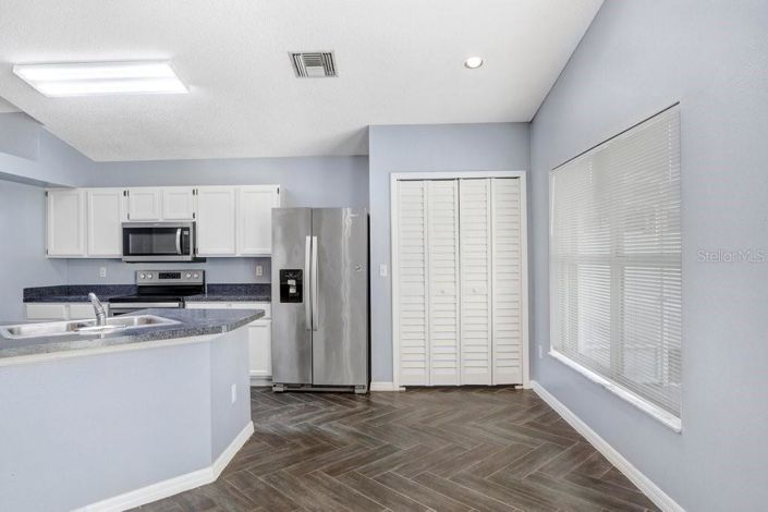 Image No.18-3 Bed Property for sale