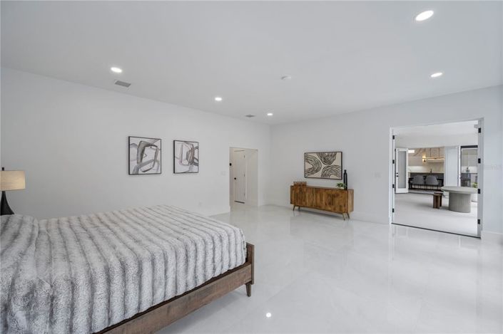 Image No.16-5 Bed Property for sale