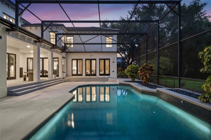 Image No.27-5 Bed Property for sale