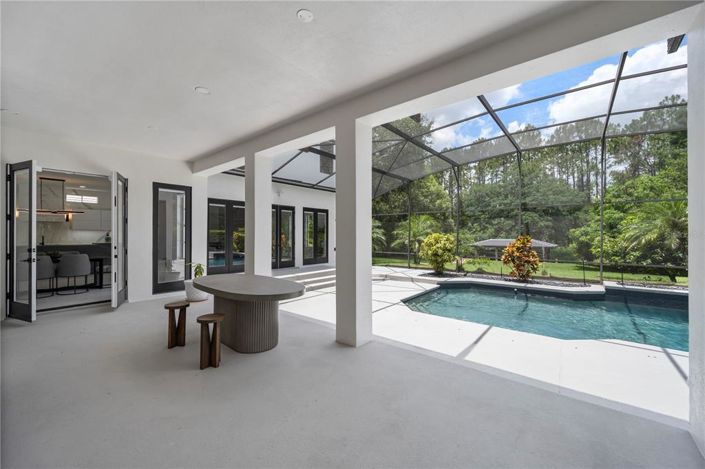 Image No.33-5 Bed Property for sale