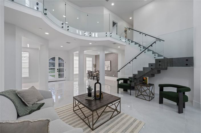 Image No.5-5 Bed Property for sale