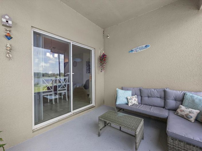 Image No.17-5 Bed Property for sale