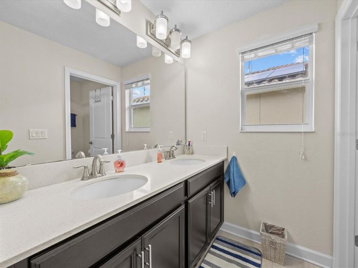 Image No.29-5 Bed Property for sale