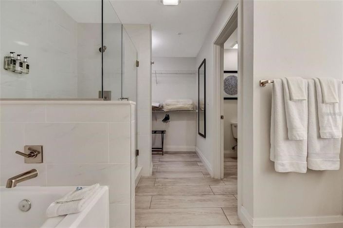 Image No.21-2 Bed Property for sale