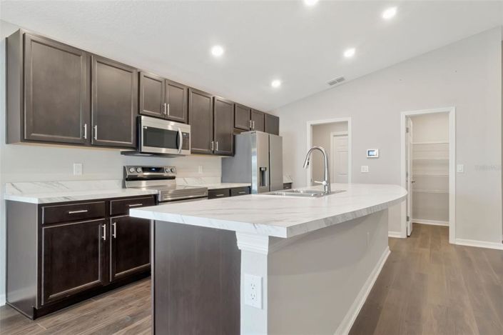 Image No.9-4 Bed Property for sale