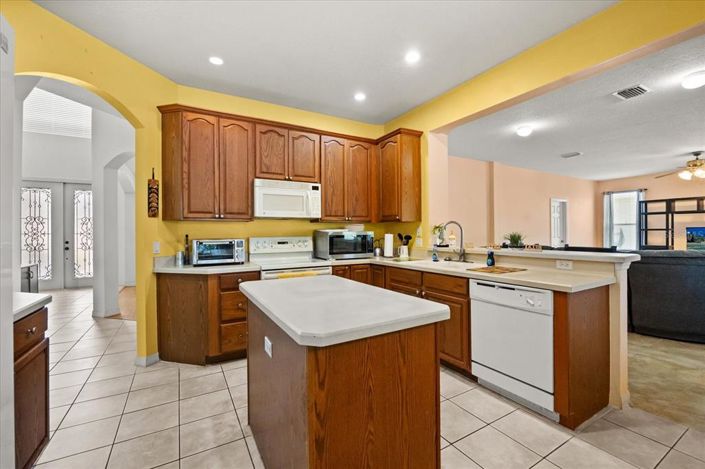 Image No.12-5 Bed Property for sale