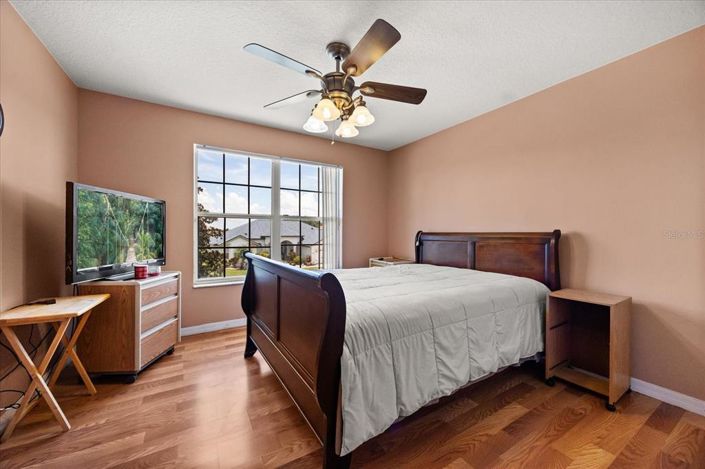 Image No.19-5 Bed Property for sale