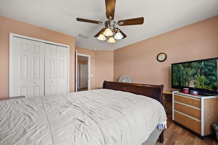 Image No.20-5 Bed Property for sale