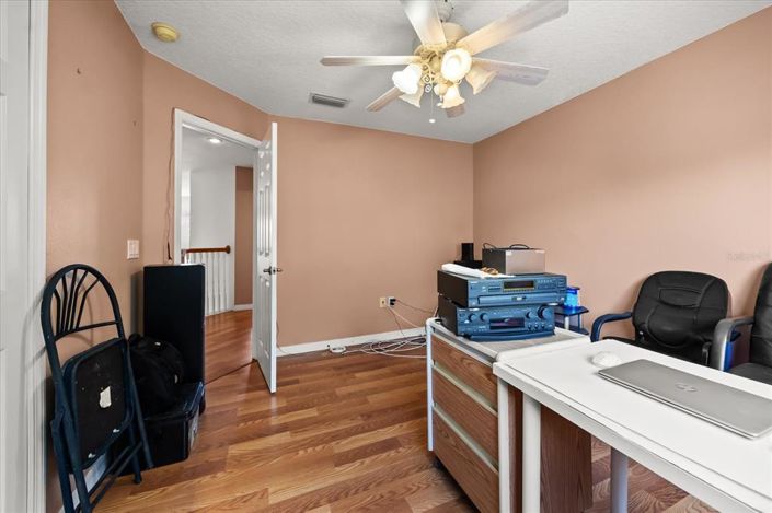 Image No.24-5 Bed Property for sale