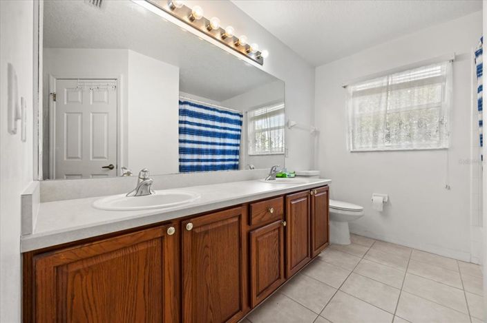 Image No.25-5 Bed Property for sale