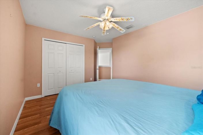 Image No.28-5 Bed Property for sale