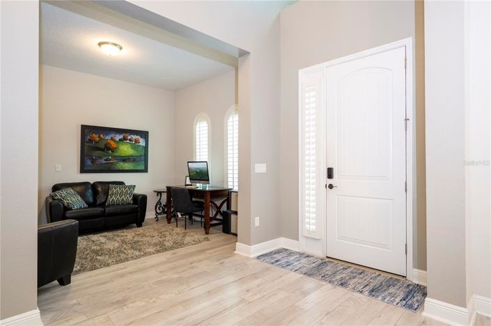 Image No.12-7 Bed Property for sale