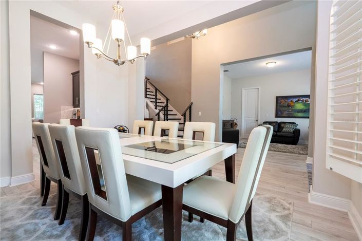 Image No.17-7 Bed Property for sale