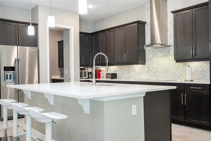 Image No.25-7 Bed Property for sale