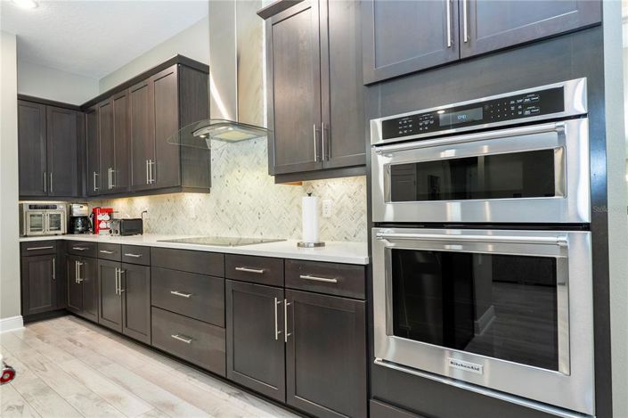 Image No.28-7 Bed Property for sale