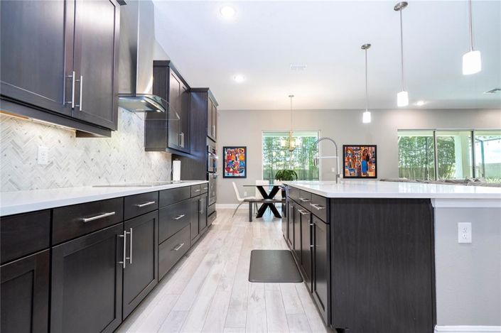 Image No.31-7 Bed Property for sale