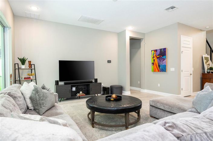 Image No.35-7 Bed Property for sale