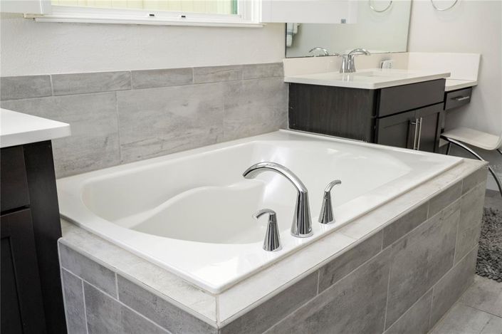 Image No.48-7 Bed Property for sale