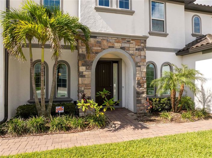 Image No.5-7 Bed Property for sale