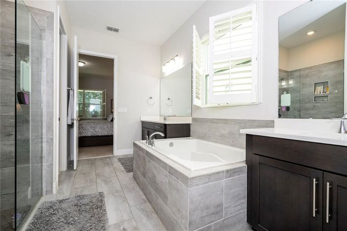 Image No.50-7 Bed Property for sale