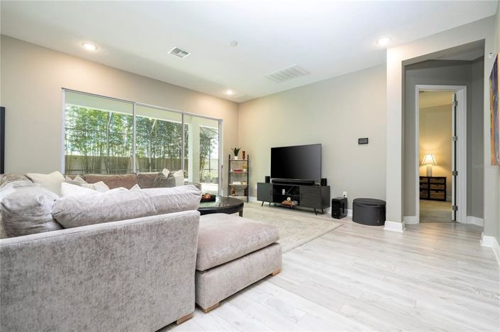 Image No.52-7 Bed Property for sale