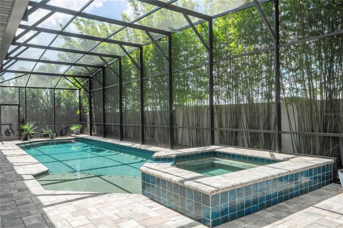 Image No.56-7 Bed Property for sale