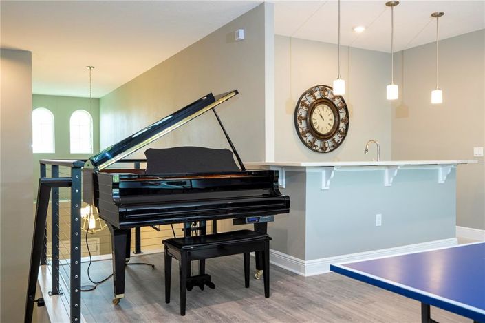 Image No.64-7 Bed Property for sale