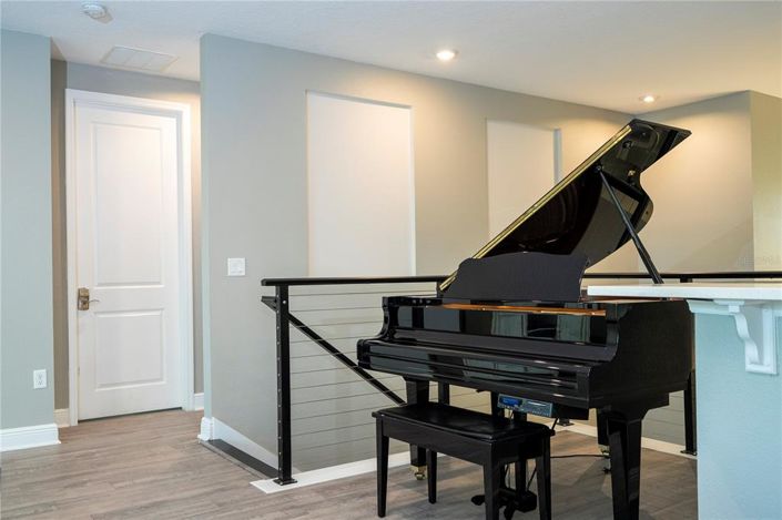 Image No.65-7 Bed Property for sale