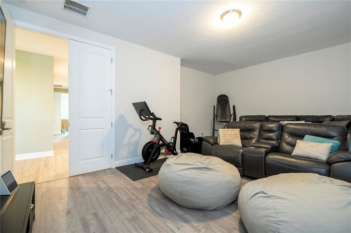 Image No.71-7 Bed Property for sale