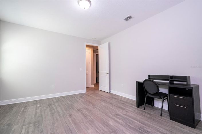 Image No.76-7 Bed Property for sale