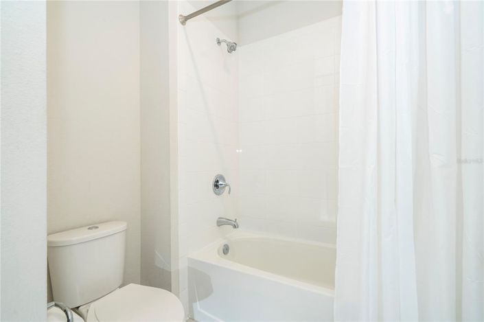 Image No.78-7 Bed Property for sale