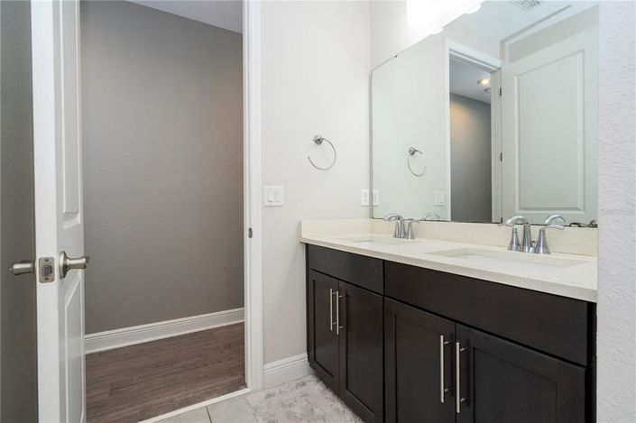 Image No.79-7 Bed Property for sale