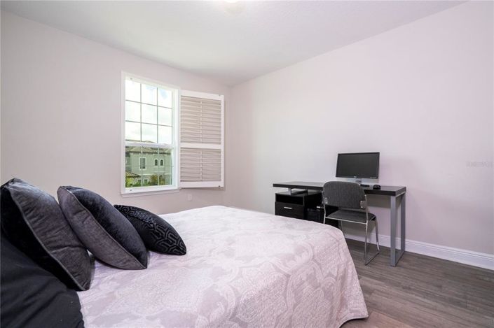 Image No.84-7 Bed Property for sale