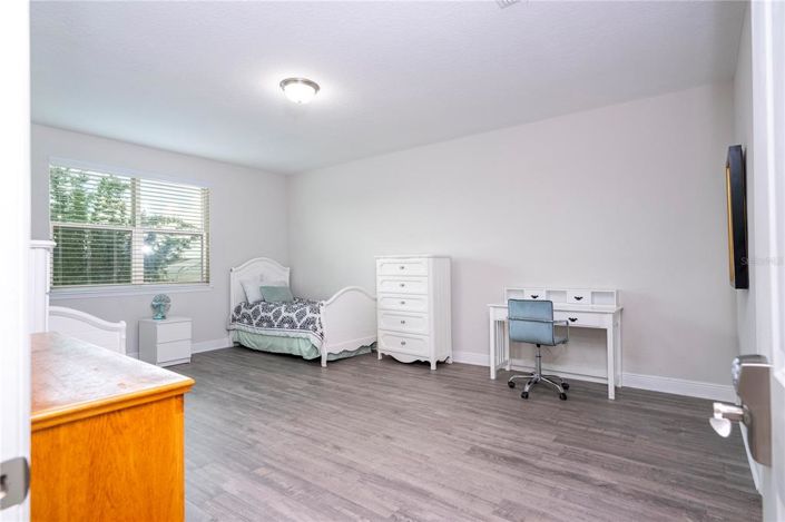 Image No.87-7 Bed Property for sale