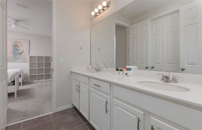 Image No.20-5 Bed Property for sale