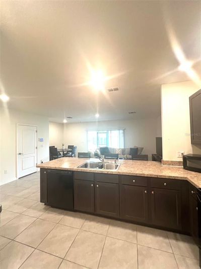 Image No.11-3 Bed Townhouse for sale