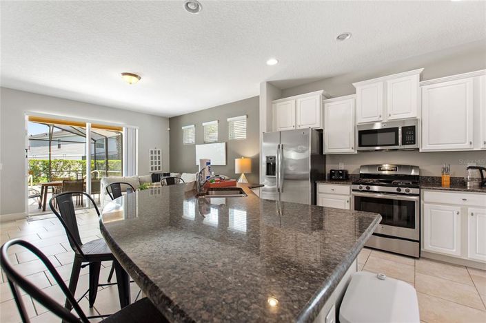 Image No.11-5 Bed Property for sale