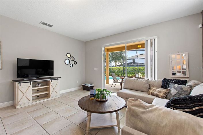 Image No.14-5 Bed Property for sale