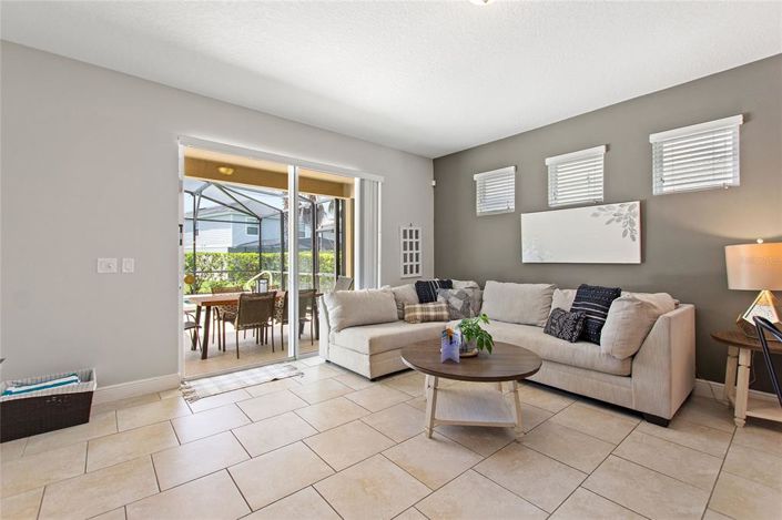 Image No.15-5 Bed Property for sale