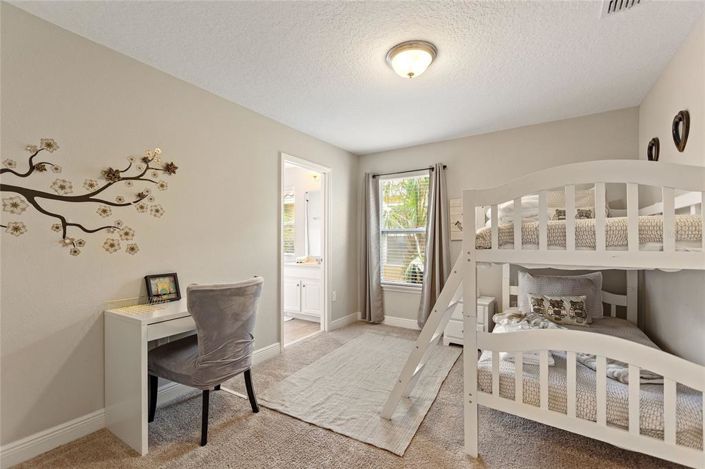 Image No.33-5 Bed Property for sale