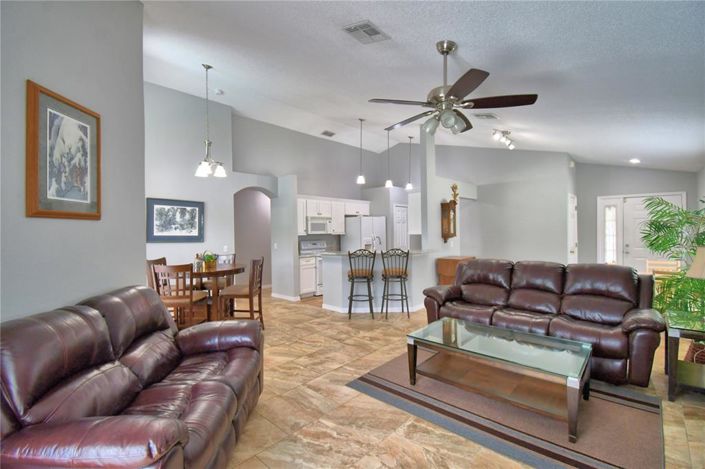 Image No.10-3 Bed Property for sale