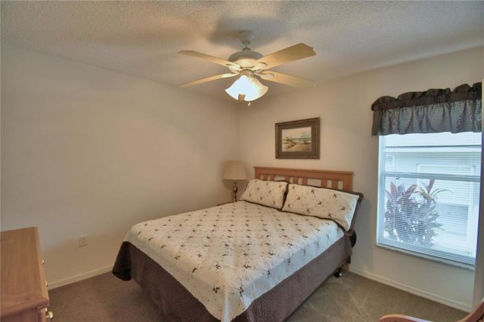 Image No.40-3 Bed Property for sale