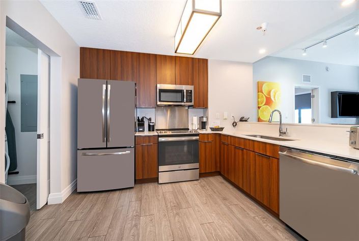 Image No.10-3 Bed Property for sale