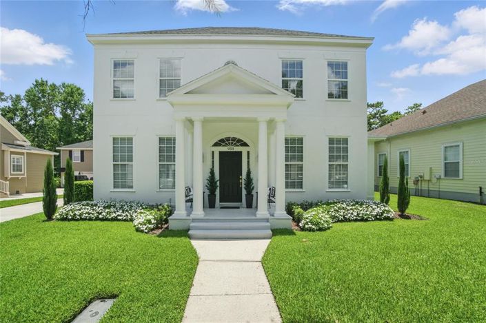 Image No.1-6 Bed Property for sale