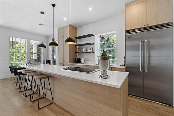 Image No.22-6 Bed Property for sale