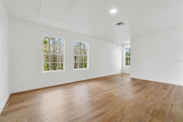 Image No.55-6 Bed Property for sale