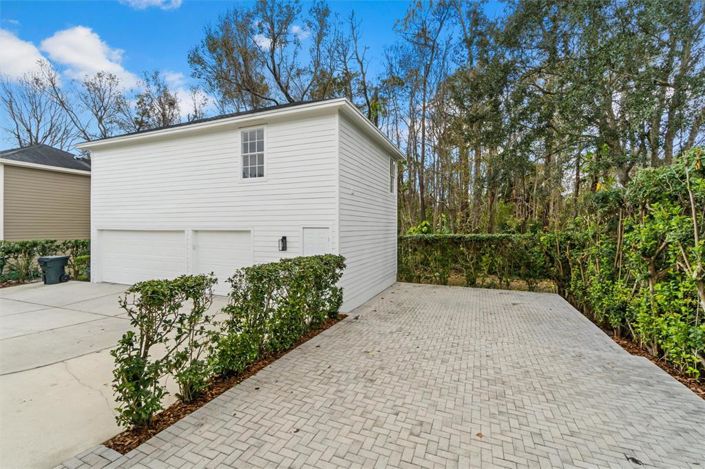 Image No.69-6 Bed Property for sale