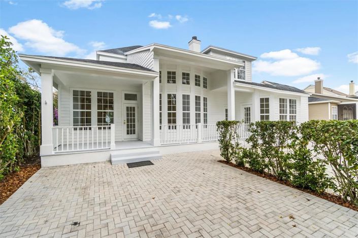 Image No.71-6 Bed Property for sale